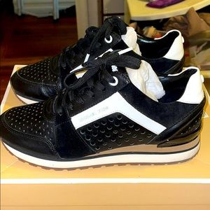 Women’s sneakers